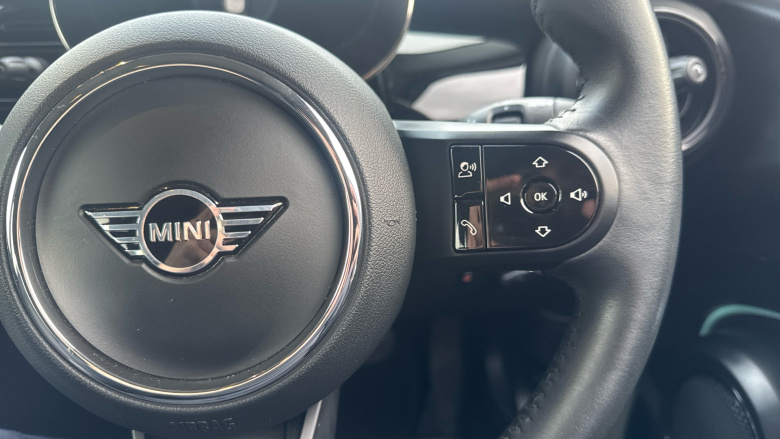 MINI Hatchback 1.5 Cooper Classic Premium 5dr Auto Petrol Hatchback